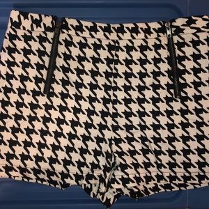 HI WAISTED x CHEVRON SHORTS 🖤